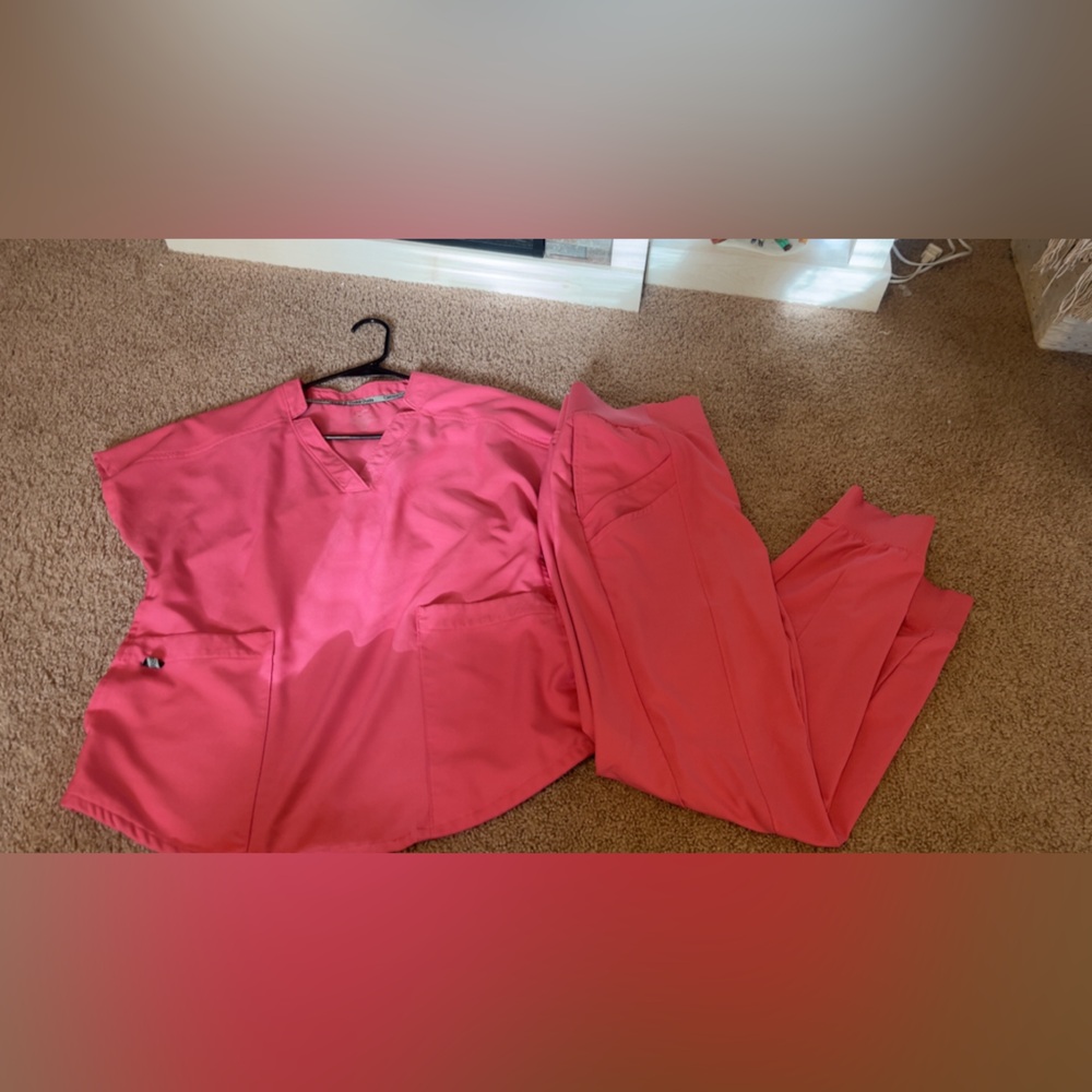 Women's Pink Scrub Set